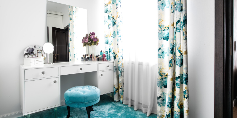Custom Curtains vs. Ready-Made: Which Option is Best for Your Home?
